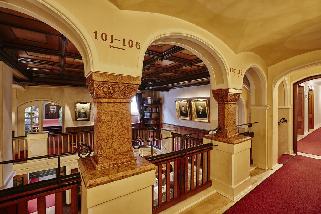 Hotel Gutsgasthof Stangl 4*